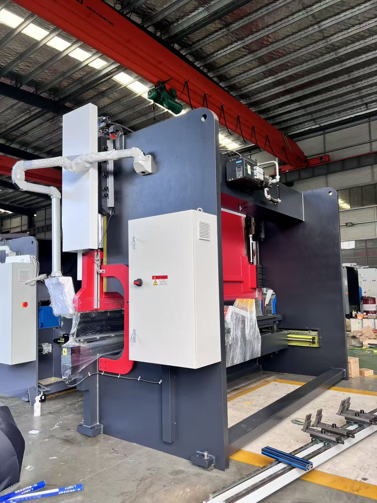 ZTGAOKE heightened CNC press brake with red heightened structure - front view